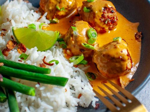 Featured image of post How to Make Asian Chicken Meatballs With Peanut Sauce