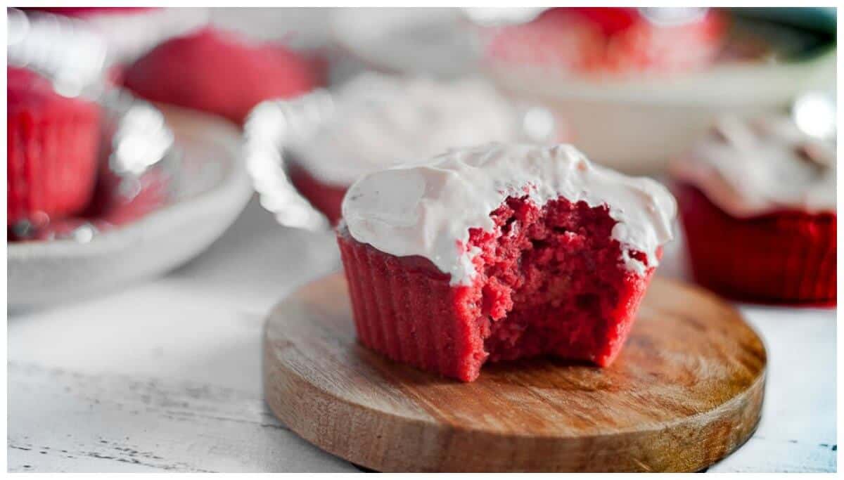 a single sugar free red velvet cake