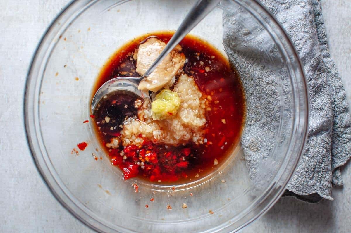 thai garlic chicken marinade ingredients