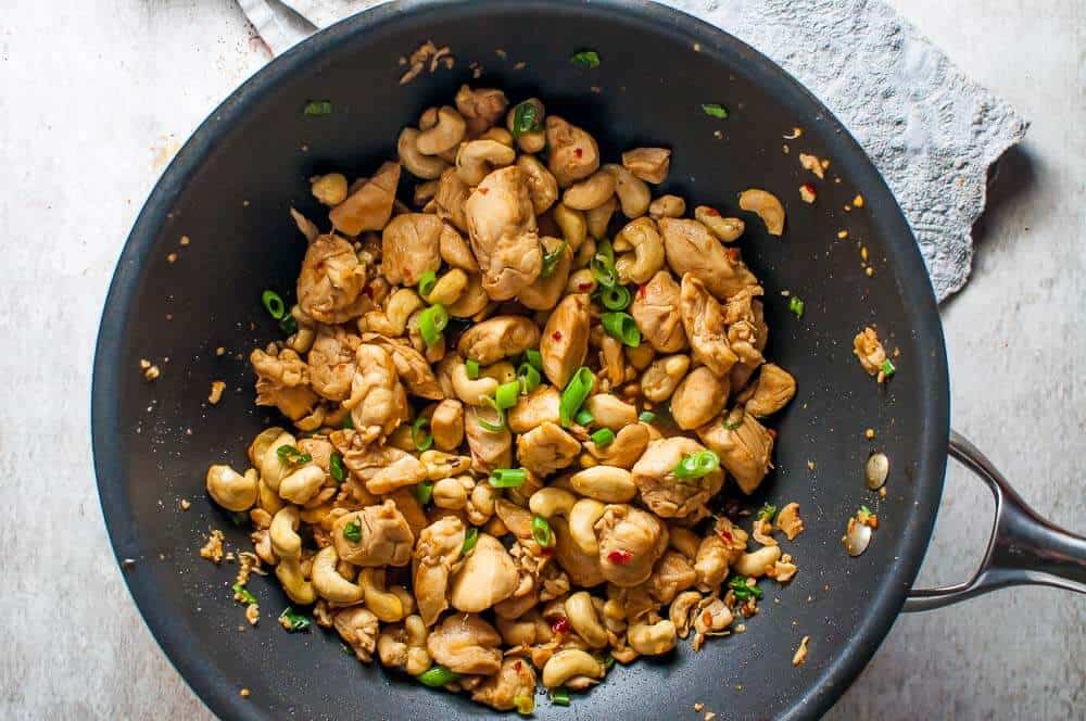 honey chilli chicken in a wok