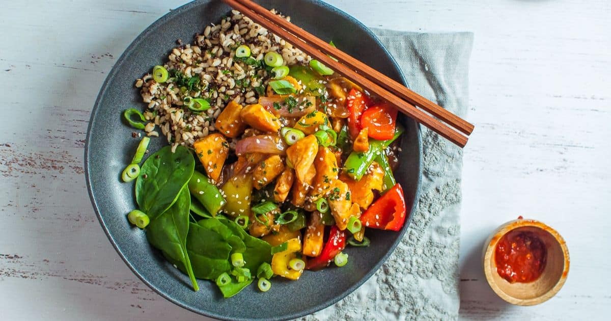 15 Minute Salmon Stir Fry with Vegetables