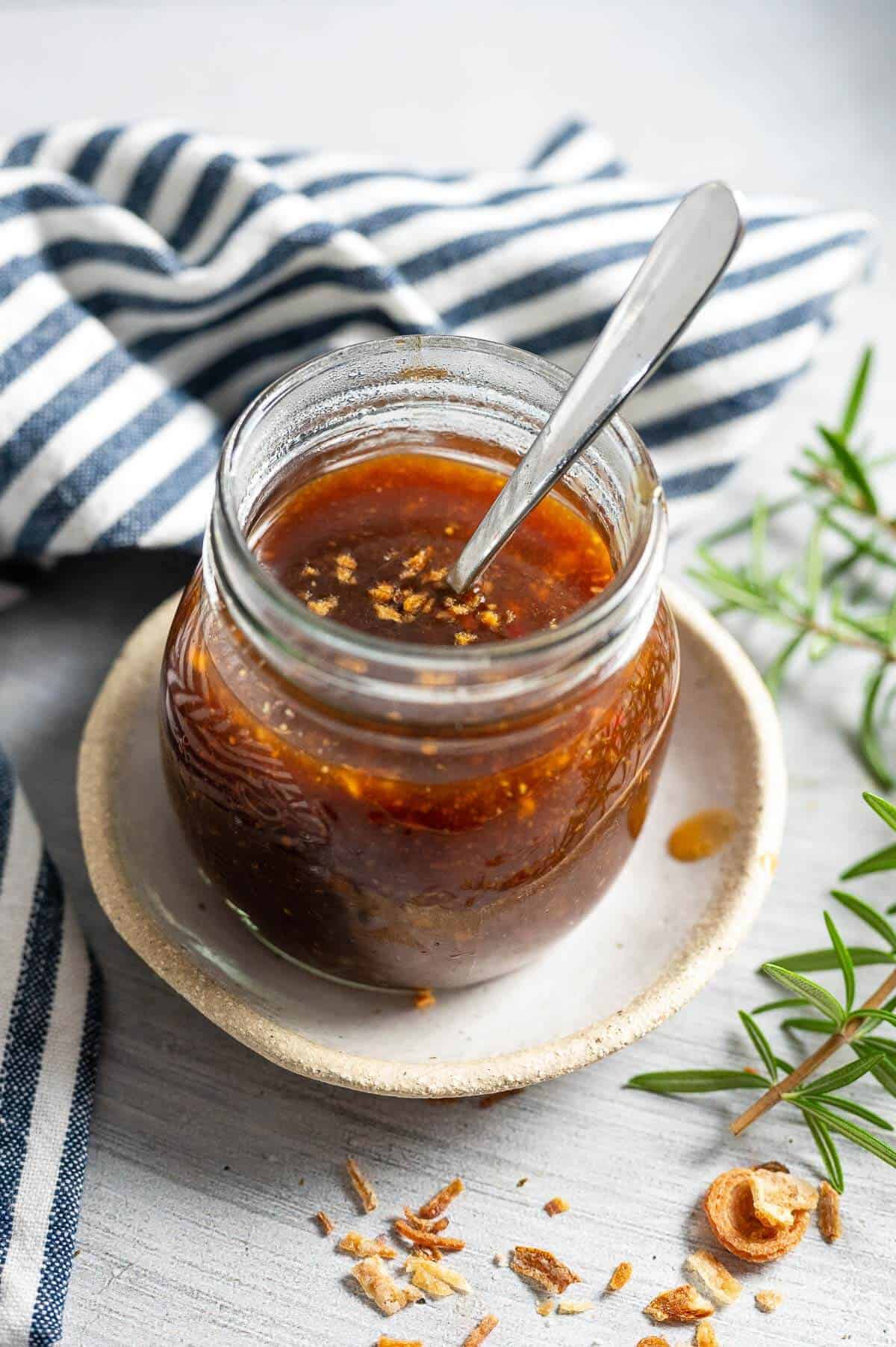 low calorie stir fry sauce in a glass jar