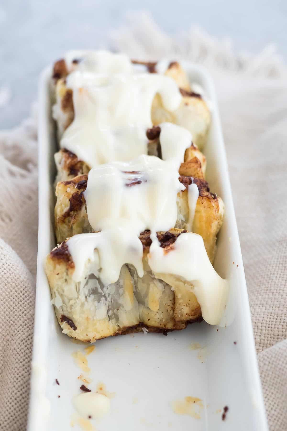 air fryer cinnamon rolls with cream cheese glaze