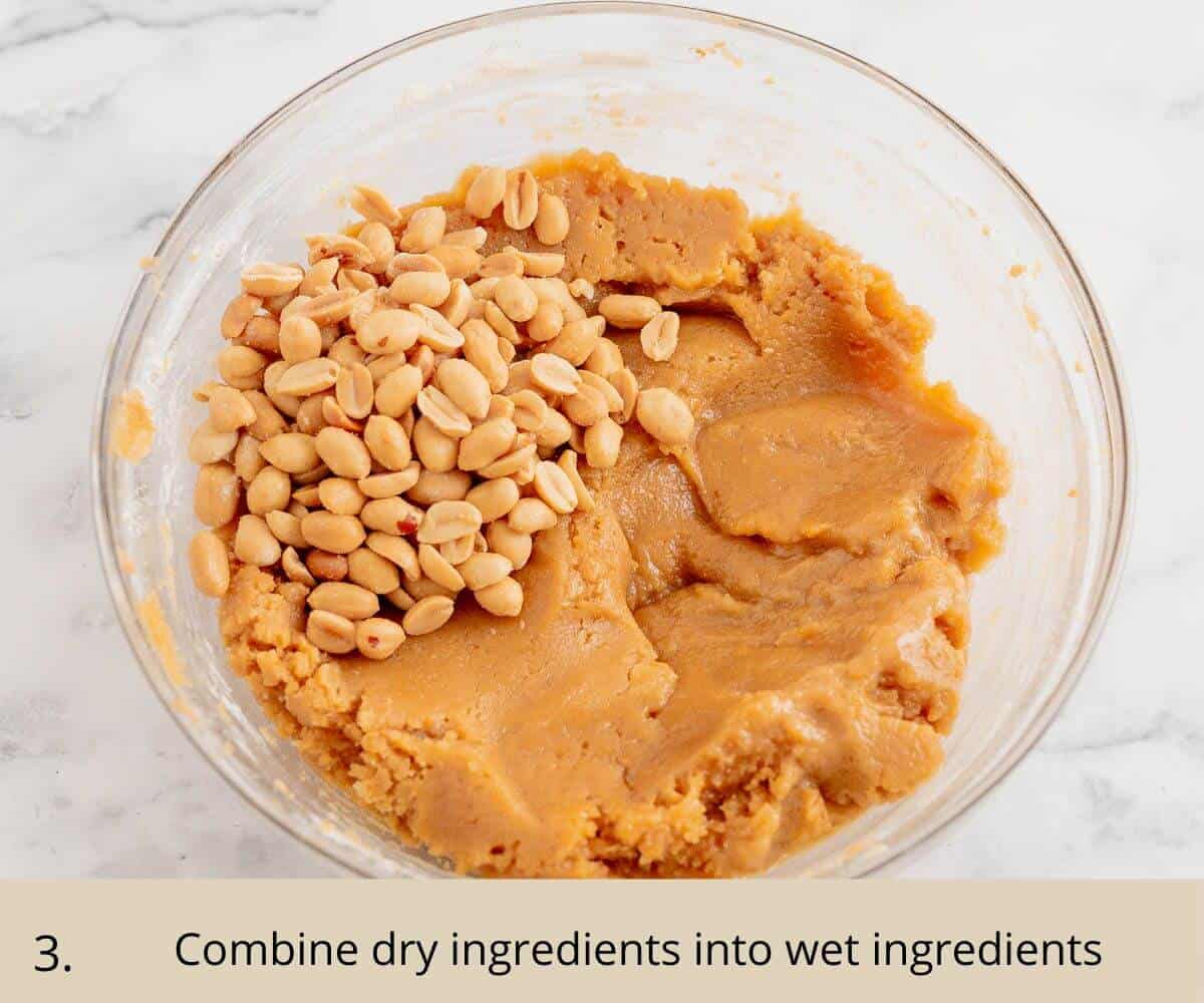 https://www.mysugarfreekitchen.com/wp-content/uploads/2022/09/healthy-peanut-bttter-blondies-process-3.jpg