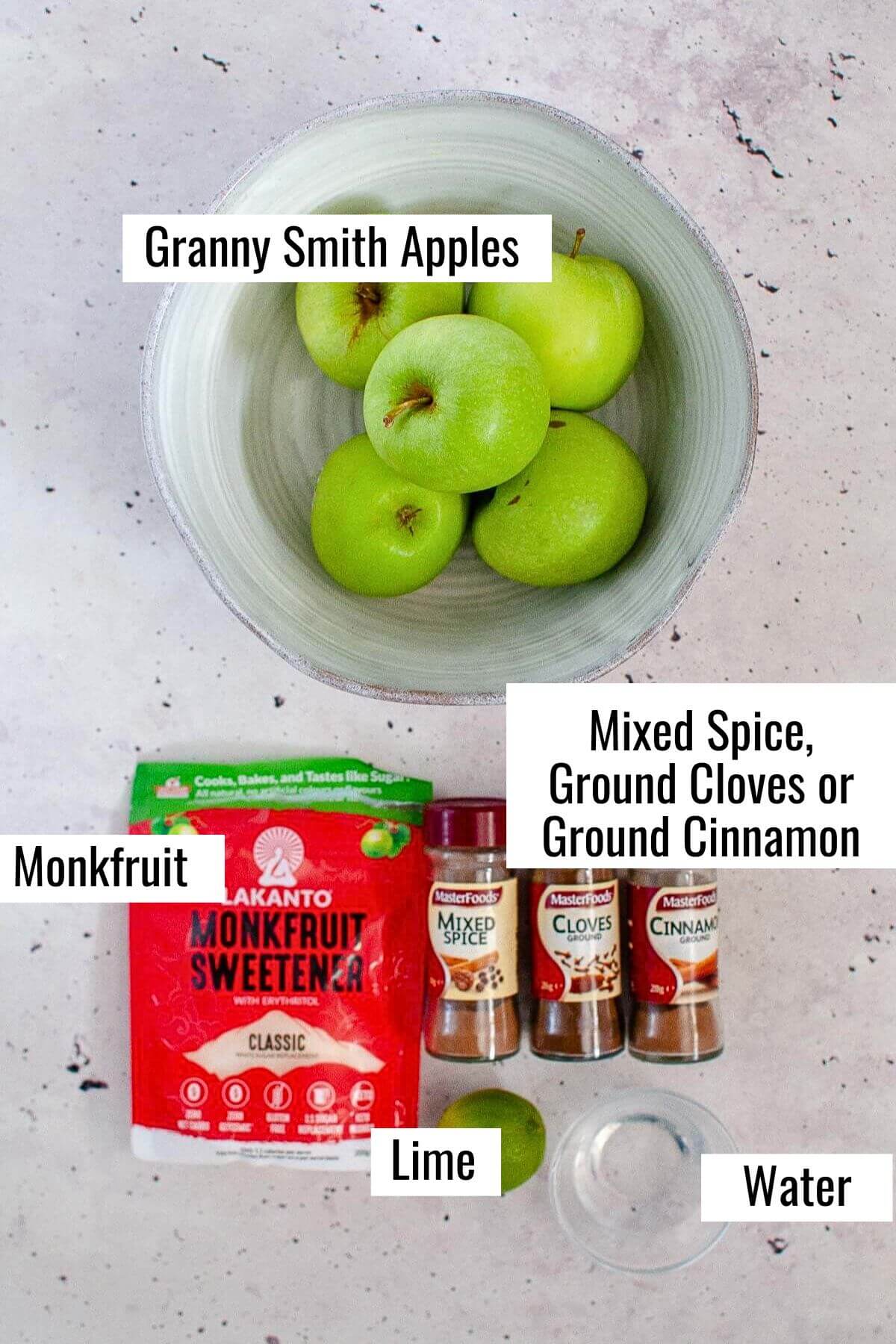 Ingredients needed to make healthy stewed apples