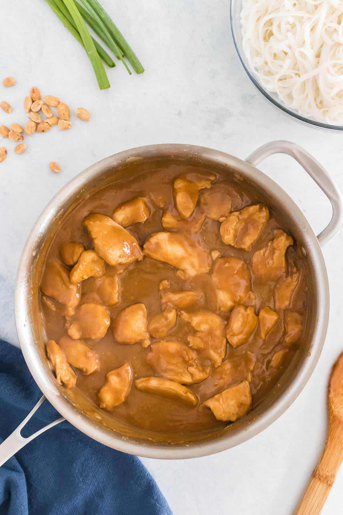 Easy Rice Noodles with Peanut Sauce and Chicken