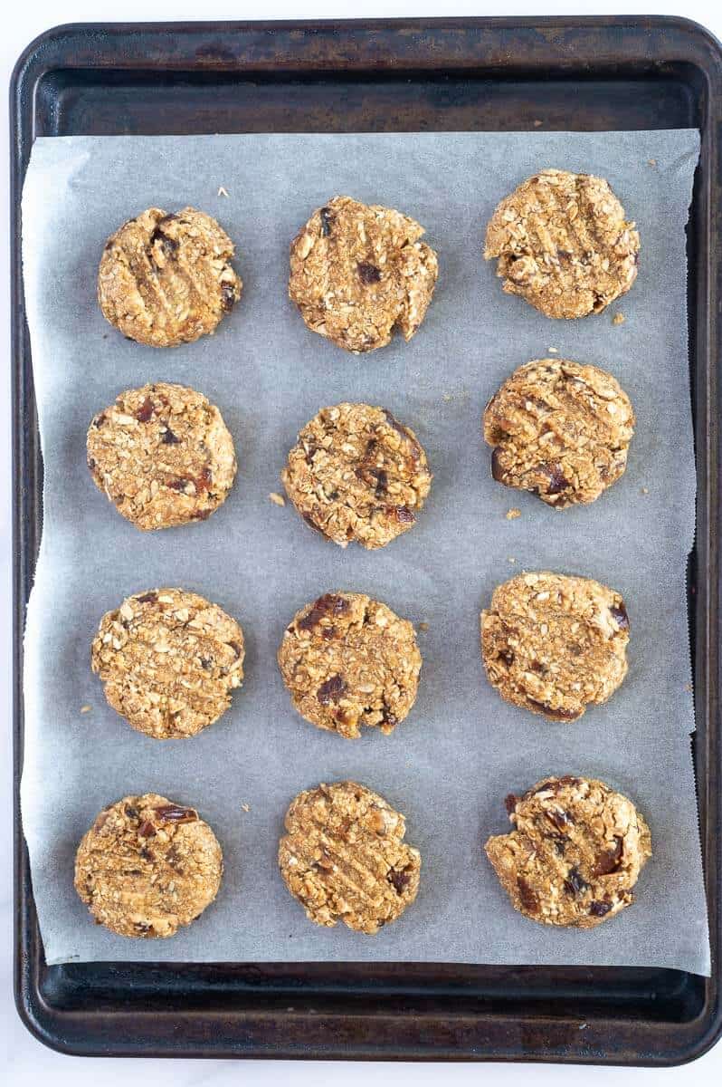 12 cookies on a baking tray